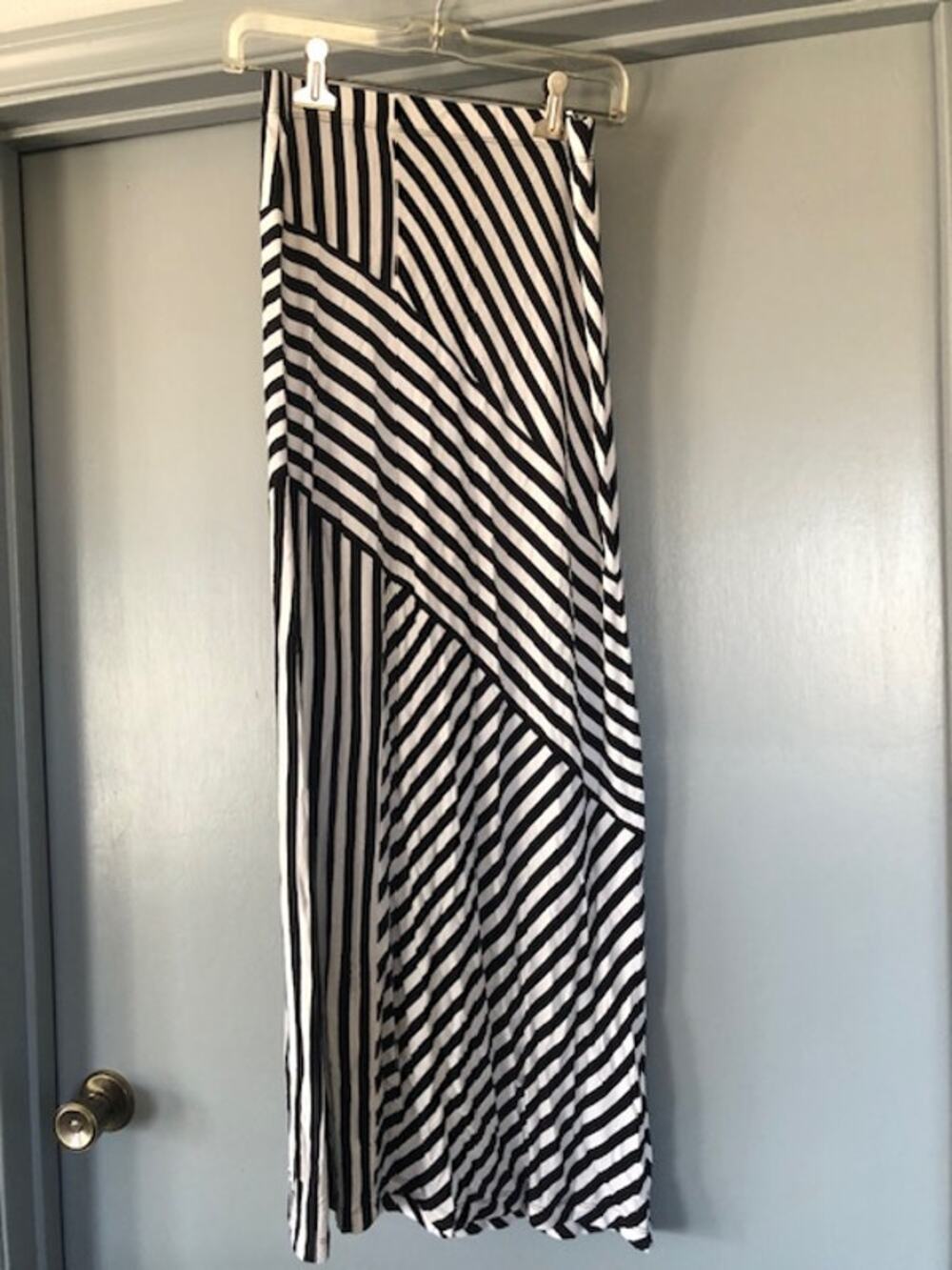 Women's Tribal  Maxi Skirt Black White Stripe Size Small Stretchy